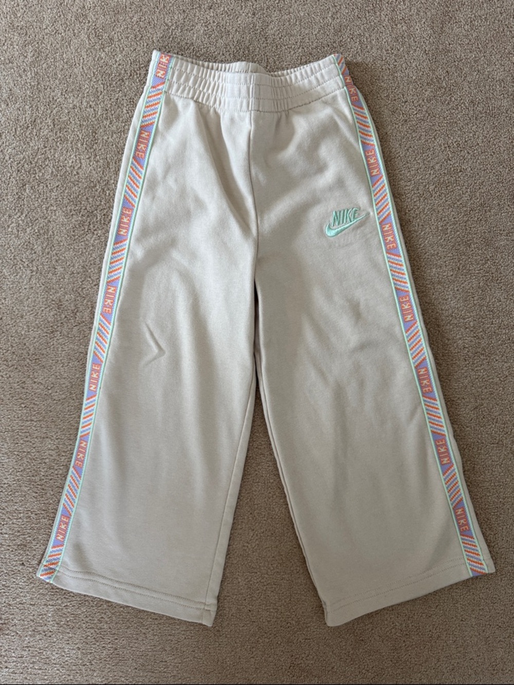 Nike Set - Picture 4 of 5